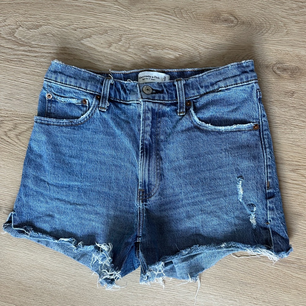 Abercrombie & fitch- high rise 4” short